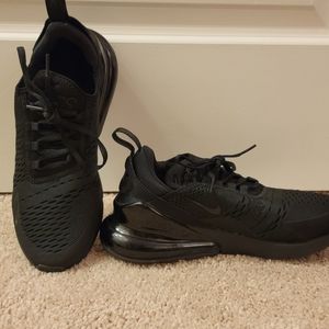 Nike Air Max 270 9.5 Female